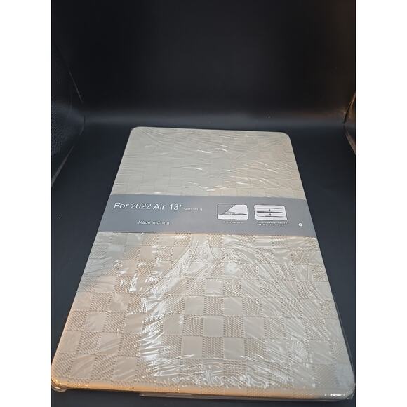 Unbranded Handbags - Textured Case Shell For 2022 Air 13" Beige / Plaid Squares